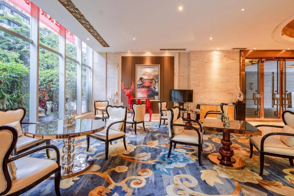 Chengdu Rising Butterfly Hotel Exterior photo