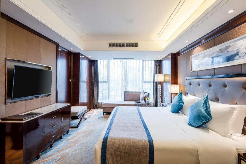 Chengdu Rising Butterfly Hotel Exterior photo