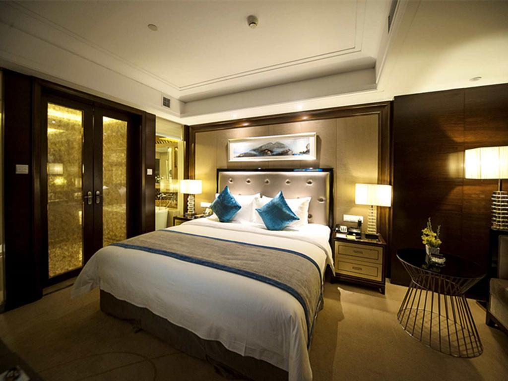 Chengdu Rising Butterfly Hotel Exterior photo